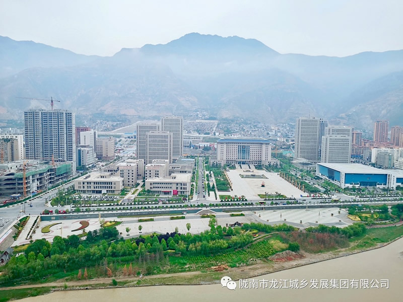 匠心傾注、喜封金頂——龍江?雙子座商住小區(qū)主體順利封頂
