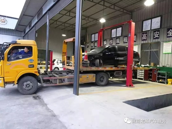 金錘鈑金，銀槍噴漆！龍江汽修值得信賴！