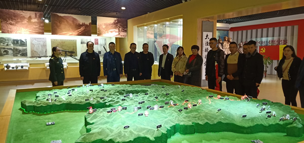 市龍江集團(tuán)開展“不忘初心、牢記使命”主題黨日活動